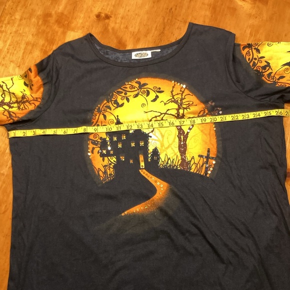 Collections Etc Haunted House Printed Casual Top - Host Pick - Picture 5 of 9